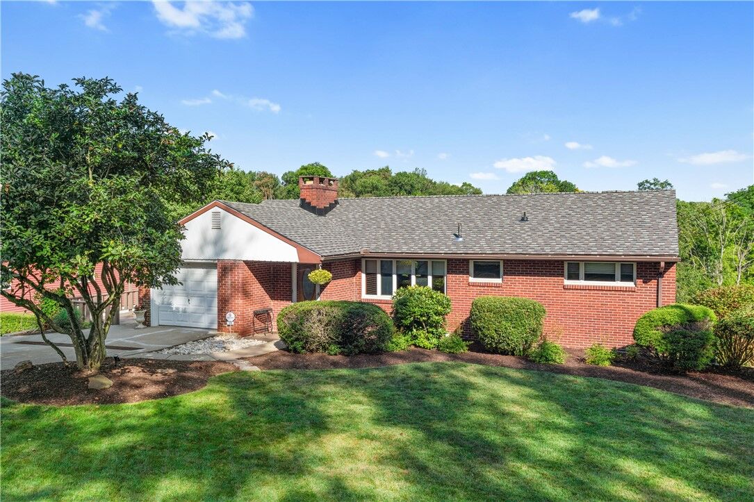 Property Photo:  306 Knollview Drive  PA 15239 