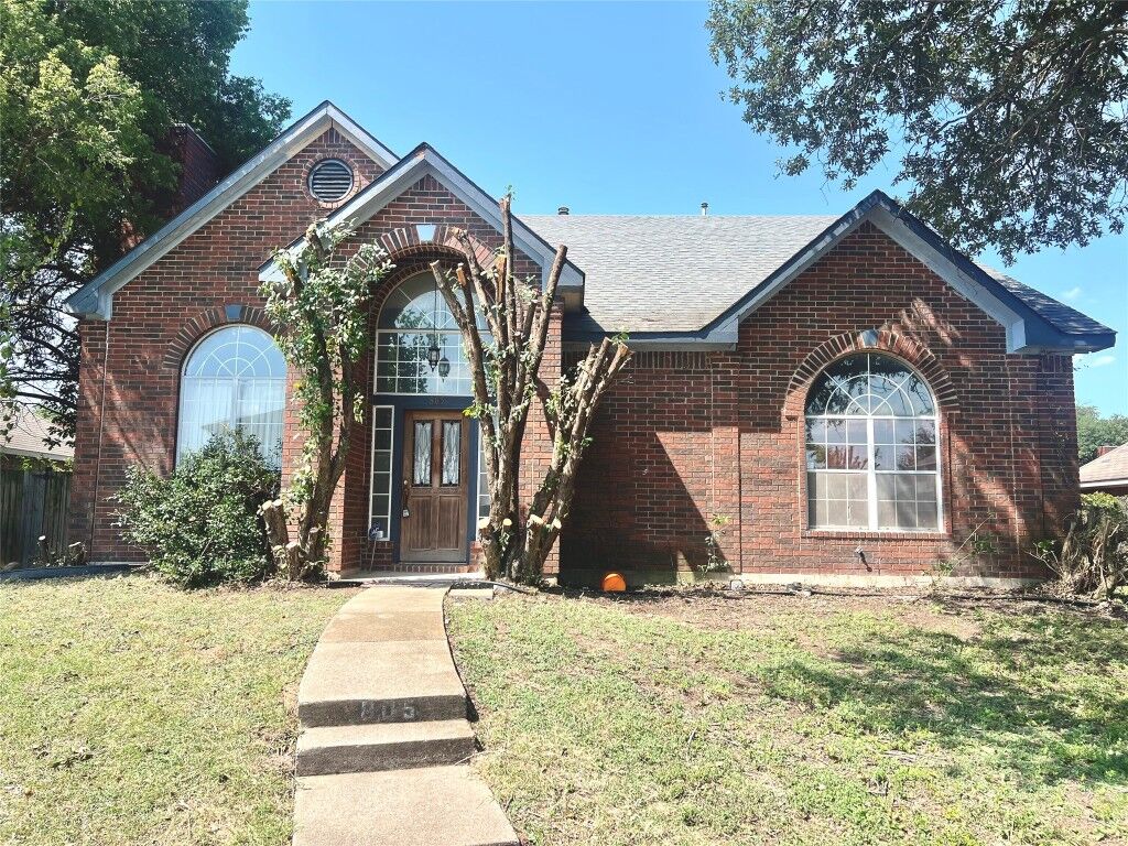 Property Photo:  805 Windy Meadow Drive  TX 75115 