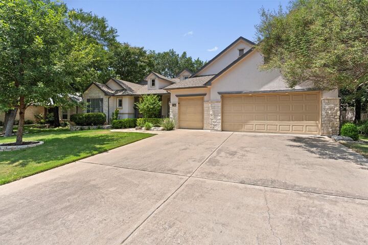 Property Photo: 130 Great Frontier Drive TX 78633