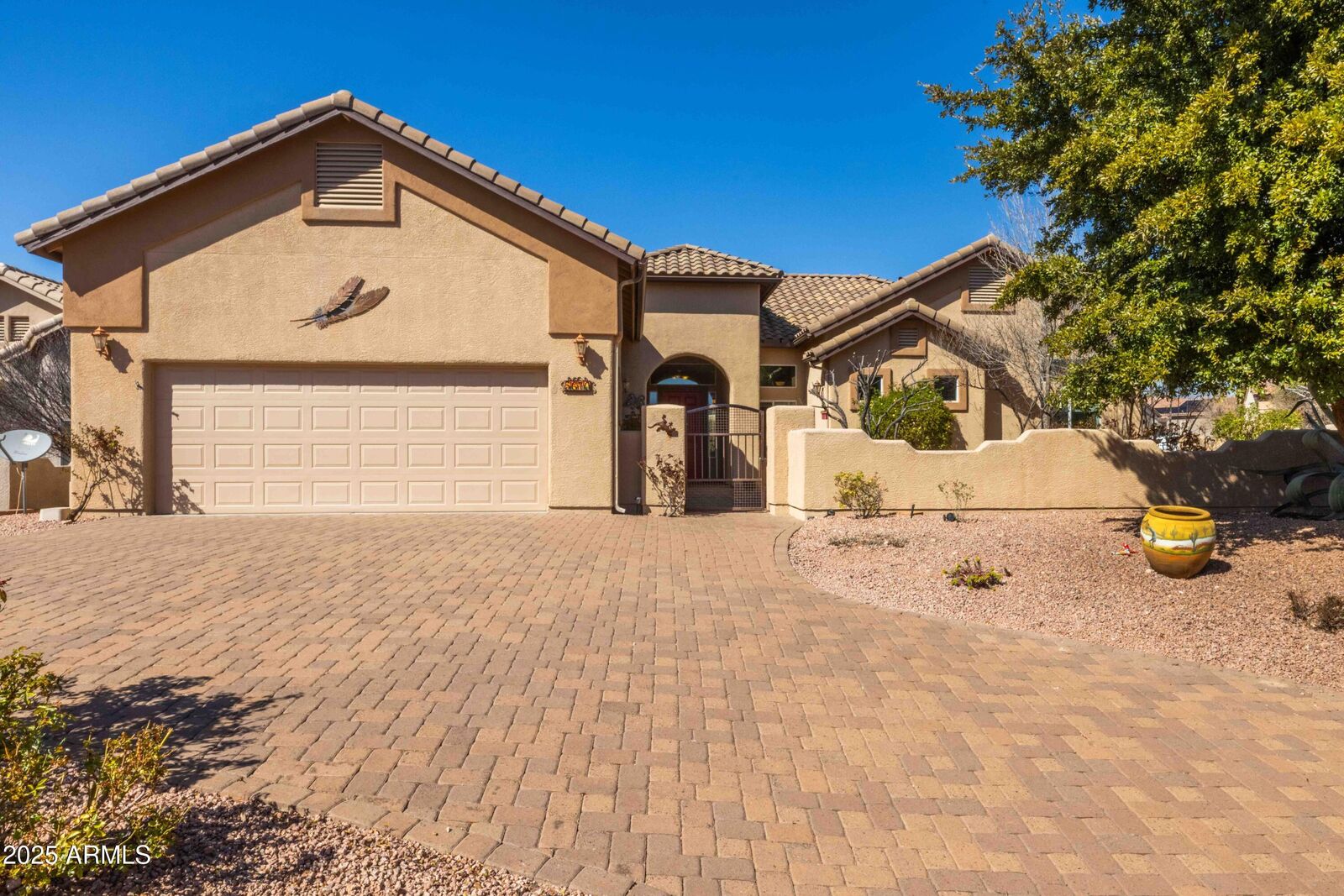 Property Photo:  5670 E La Privada Drive  AZ 86325 