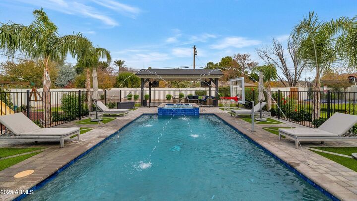 Property Photo: 3924 E Roma Avenue AZ 85018
