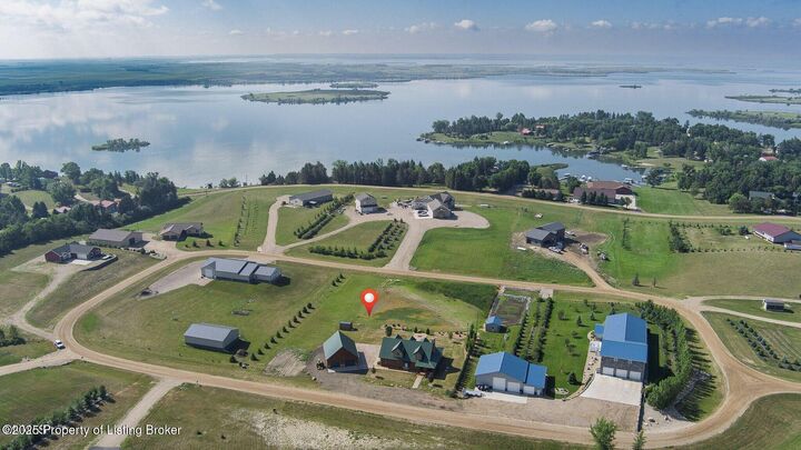 Property Photo:  2992 16th Street NW  ND 58531 