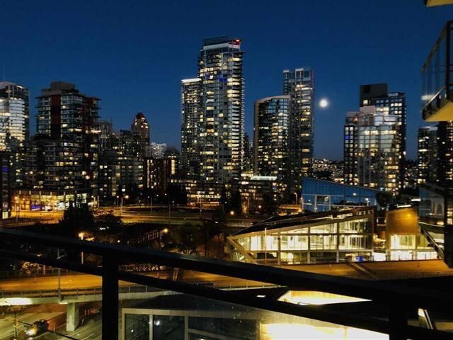 1455 Howe 1202  Vancouver BC V6Z 1C2 photo