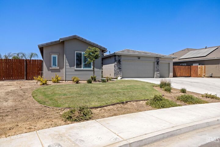 Property Photo:  5143 Tucson Court  CA 93314 