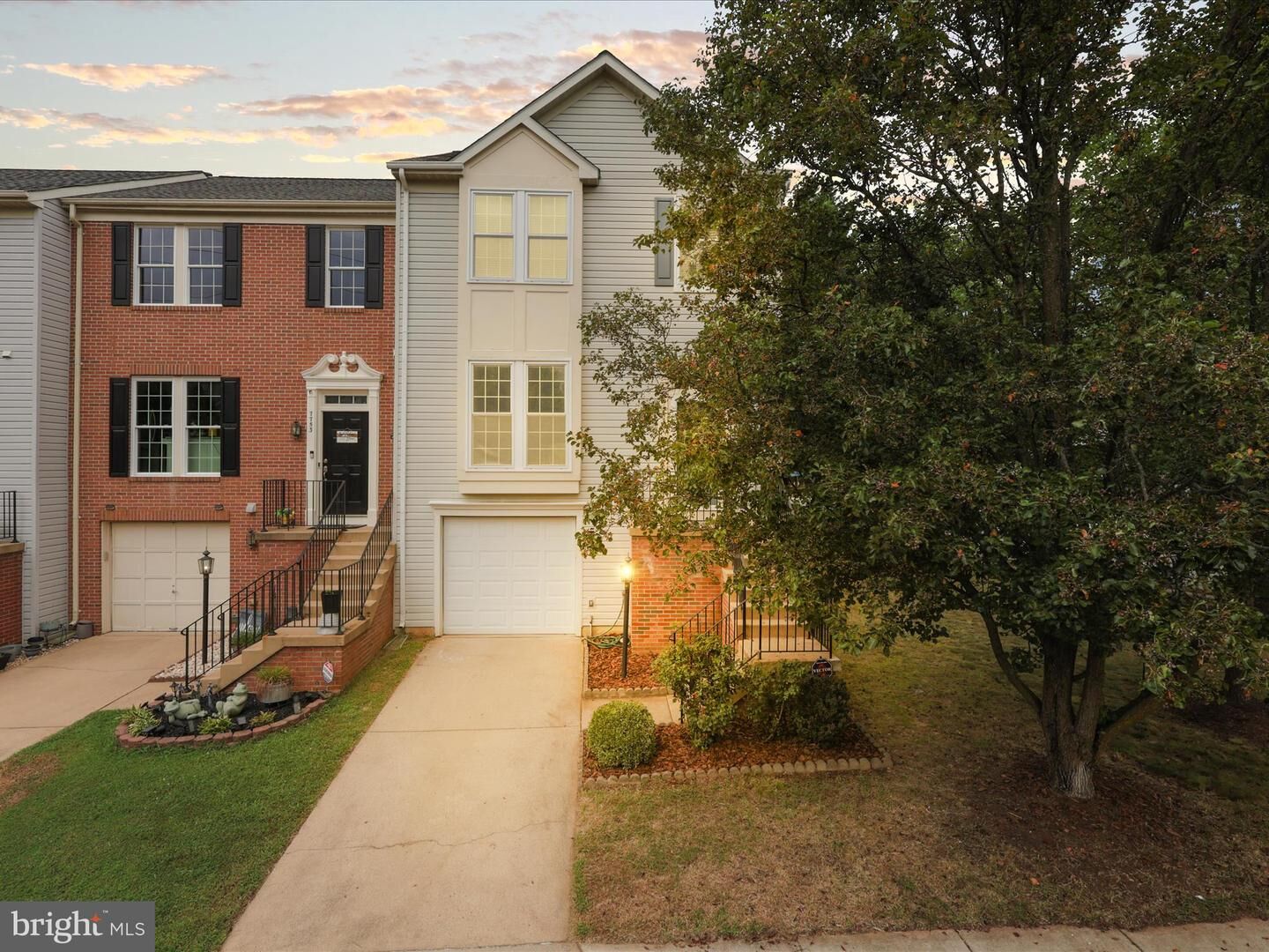 Property Photo: 7755 Effingham Square VA 22315