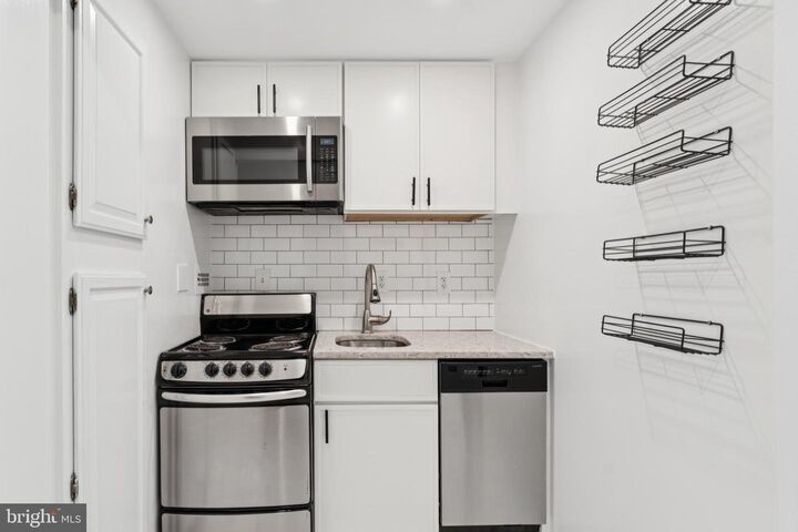Property Photo:  1718 Corcoran Street NW 23  DC 20009 