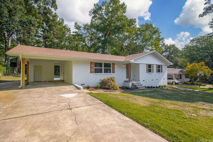 Property Photo: 2002 Lynnwood Drive AR 72015