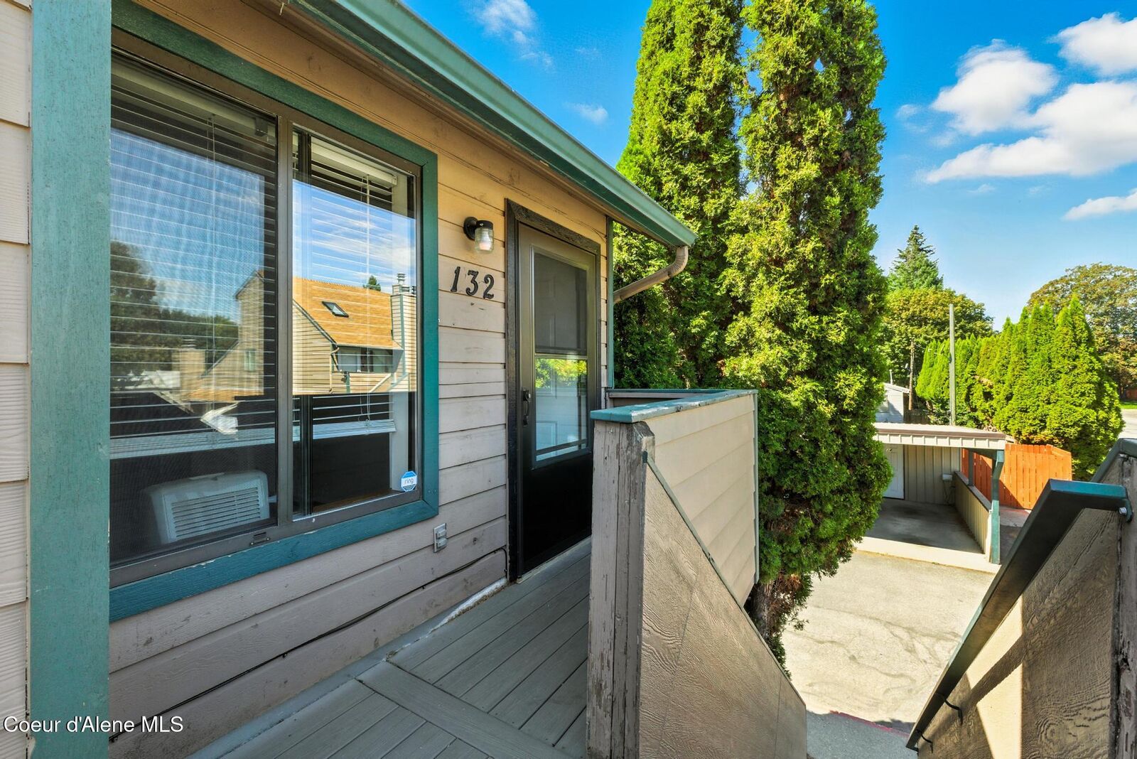 Property Photo:  132 E Willow Tree Ln  ID 83835 
