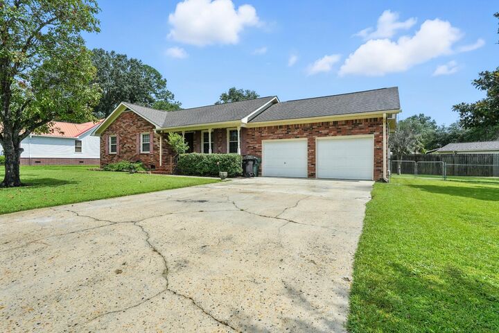 Property Photo:  116 Williams Court  SC 29445 