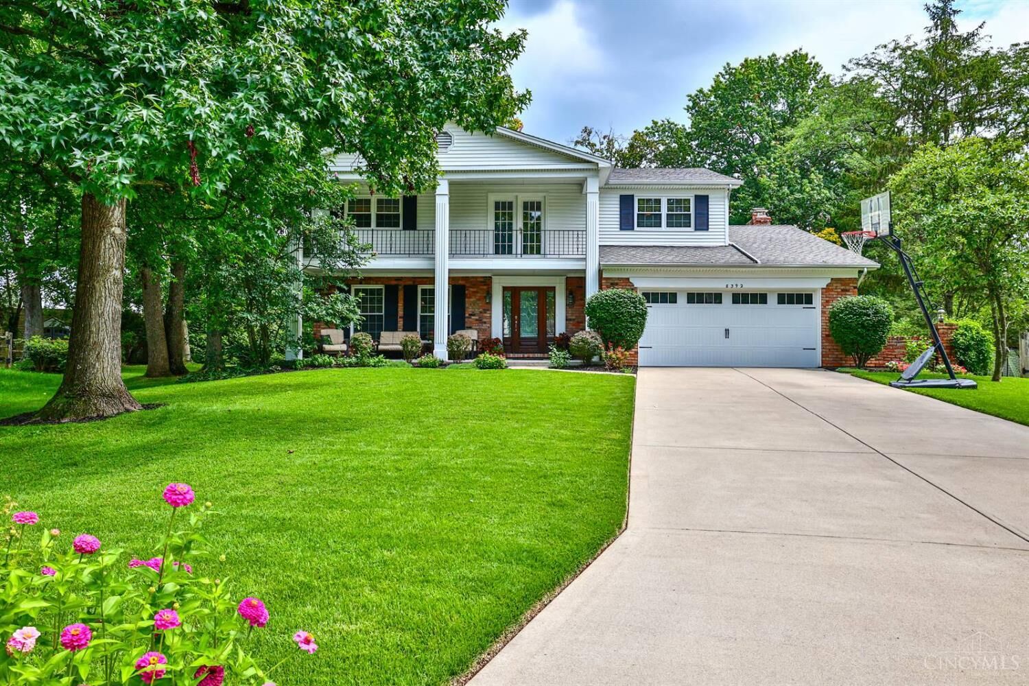 Property Photo:  8392 Shadowpoint Court  OH 45242 
