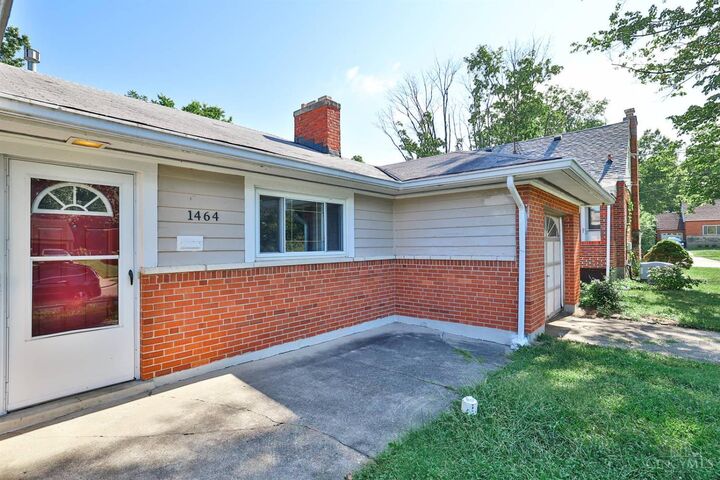 Property Photo: 1464 Clovernoll Drive OH 45231