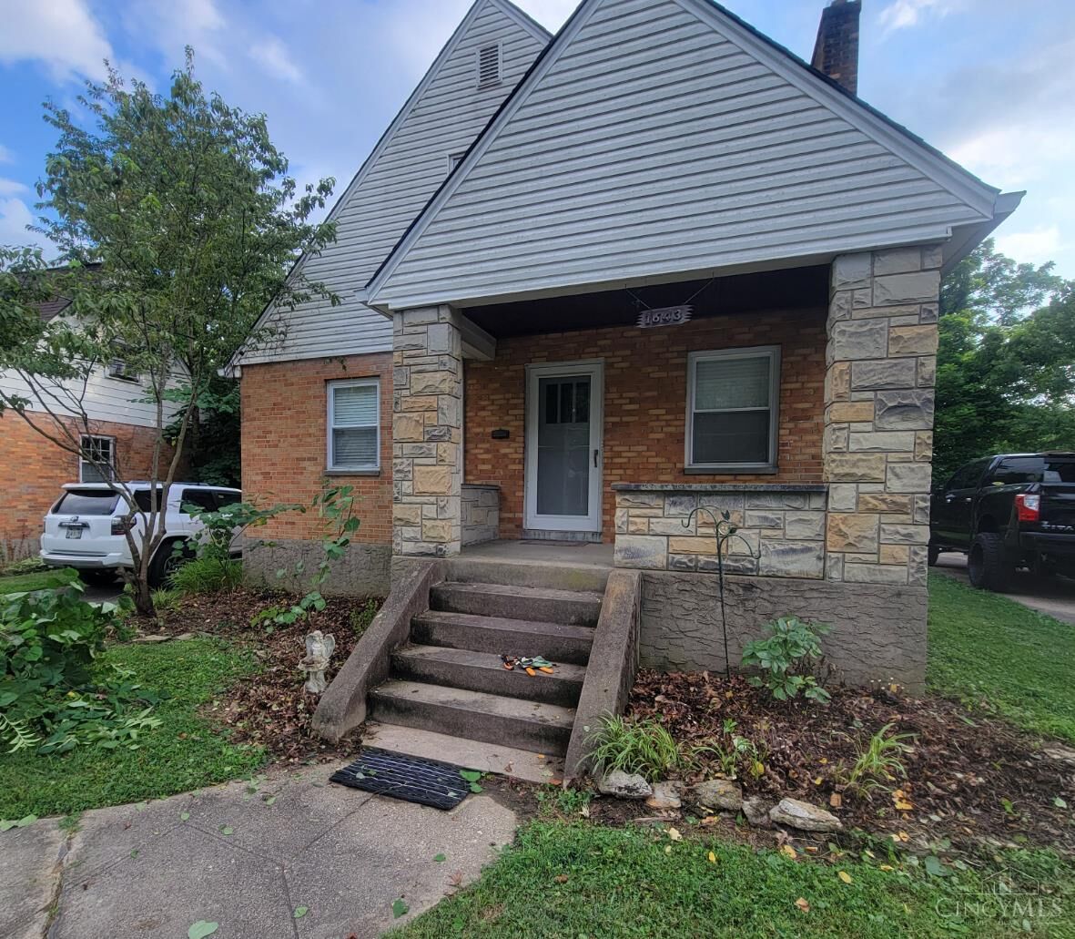 Property Photo: 1643 Alcor Terrace OH 45230