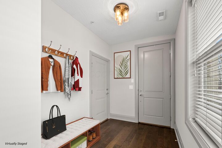 Property Photo:  998 Ewing Alley  OH 43201 