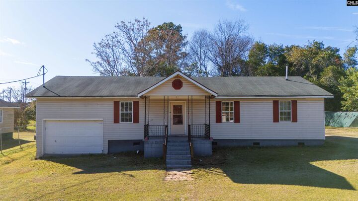 Property Photo: 2002 Liberty SC 29135