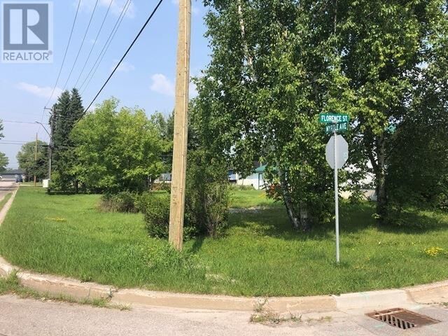 Property Photo:  221 Florence St  ON P8N 2S1 