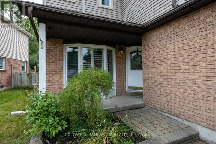 11 Parklawn Drive  Clarington (Courtice) ON L1E 1Y8 photo