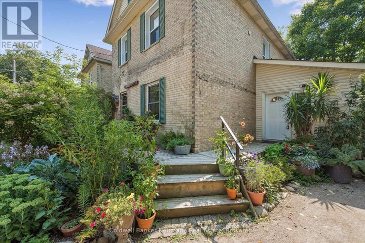 Property Photo:  102 Asmus Street  ON N3A 1A9 