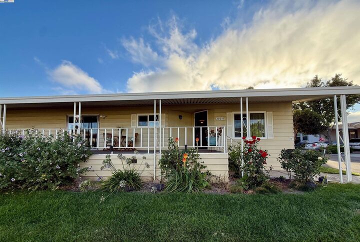 29255 Harpoon Way  Hayward CA 94544 photo