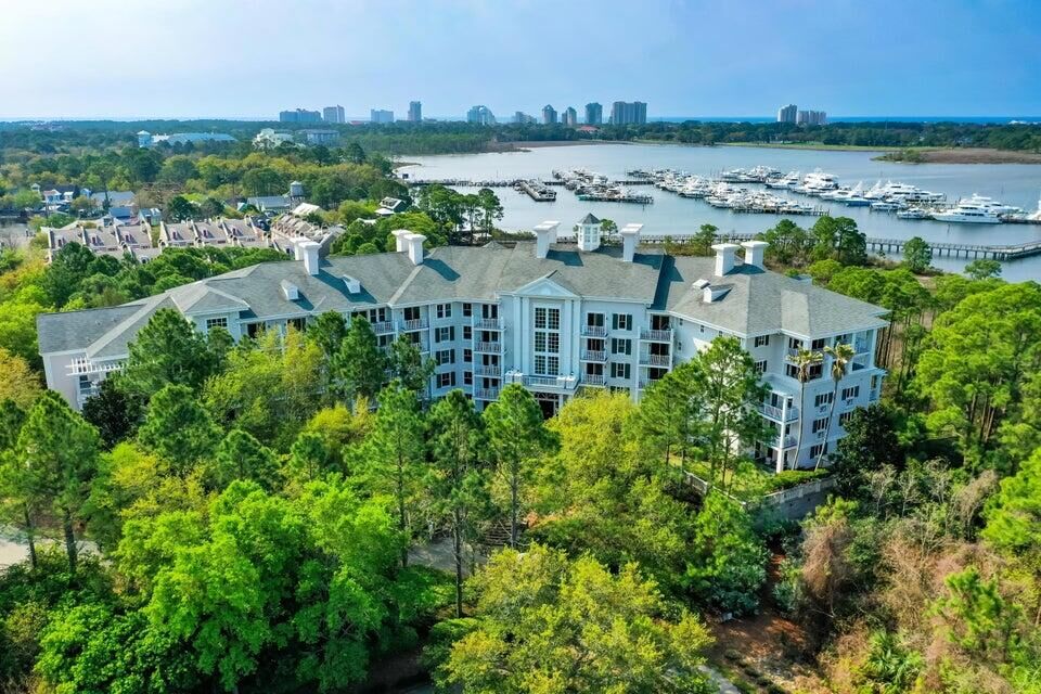 Property Photo:  9600 Grand Sandestin Boulevard Unit 3202  FL 32550 