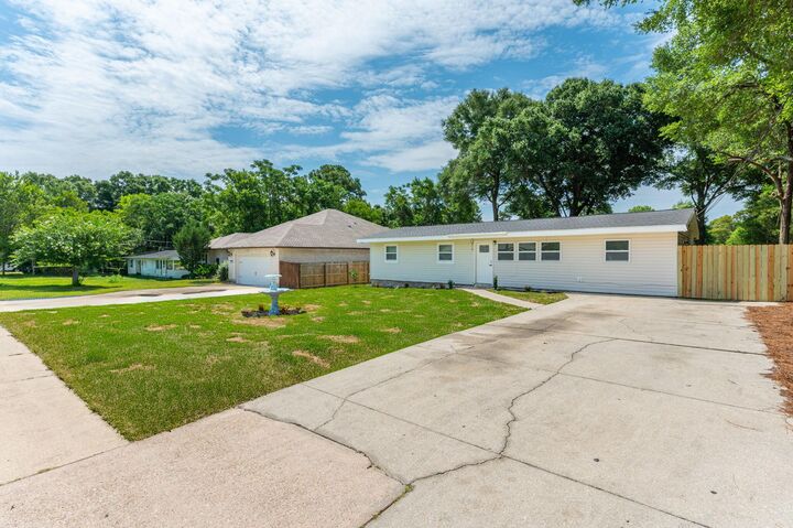 Property Photo: 26 NW Holmes Northwest Boulevard FL 32548