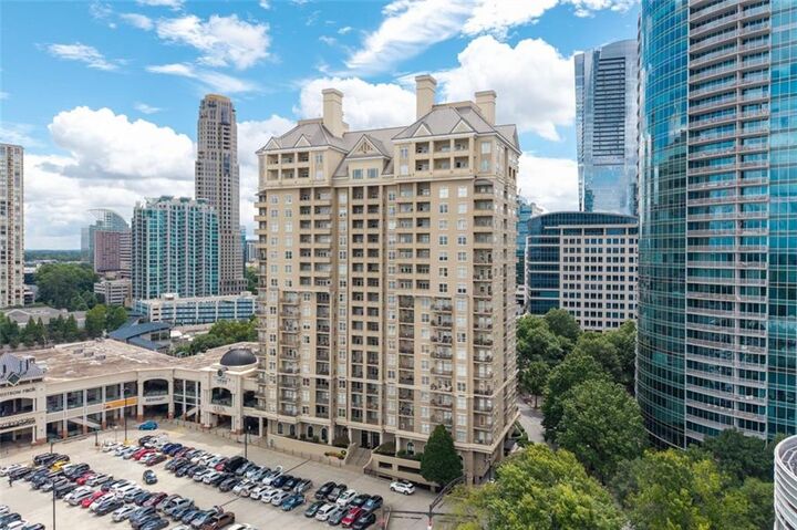Property Photo: 3334 Peachtree Road NE 1110 GA 30326