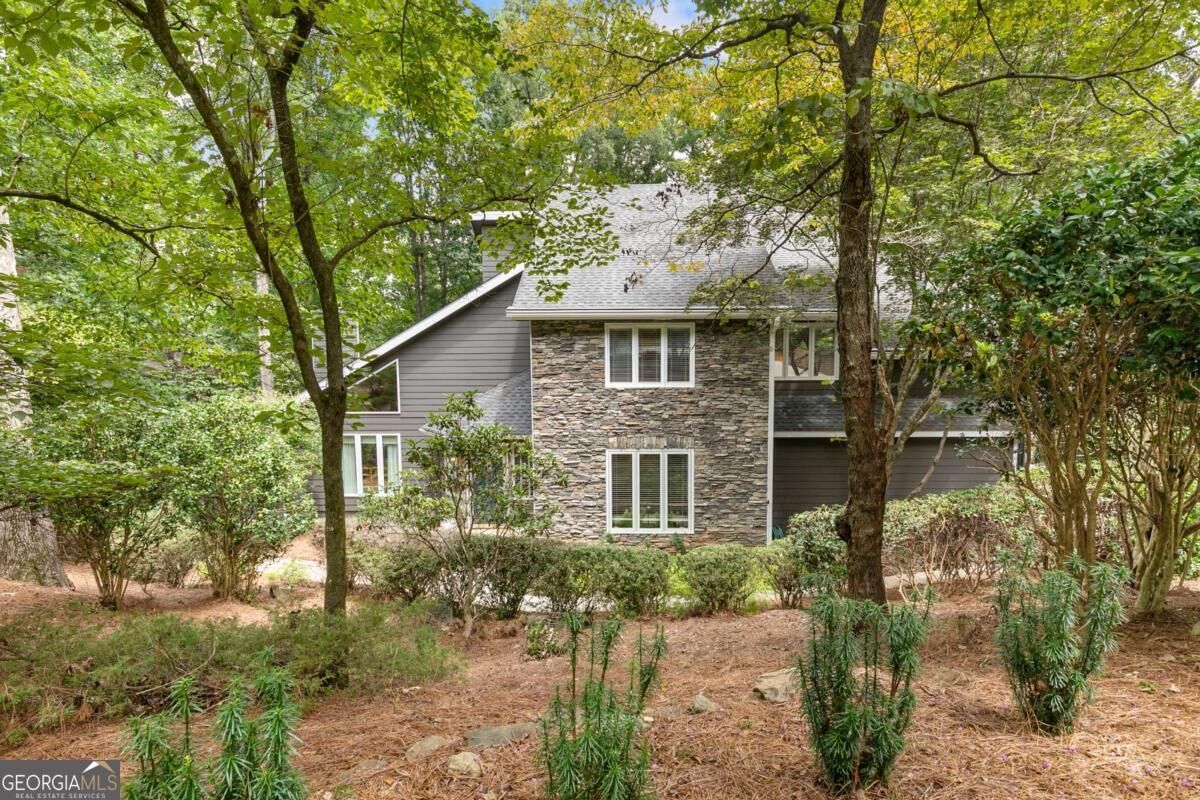 Property Photo: 585 S Shore Place GA 30076