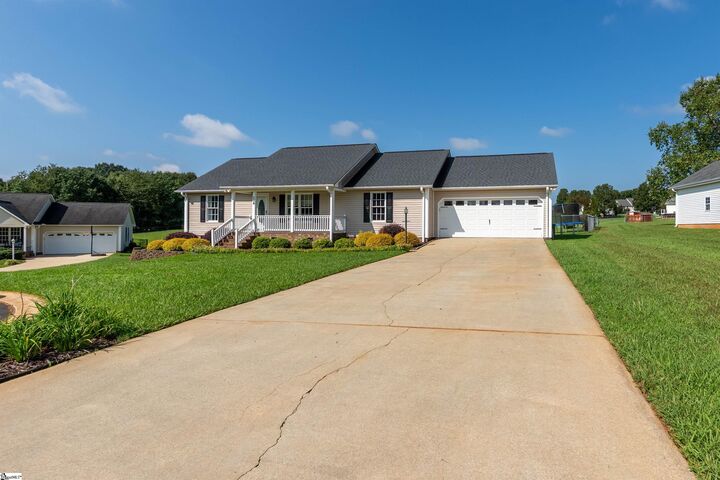 Property Photo: 150 Chandler Downs Trail SC 29349
