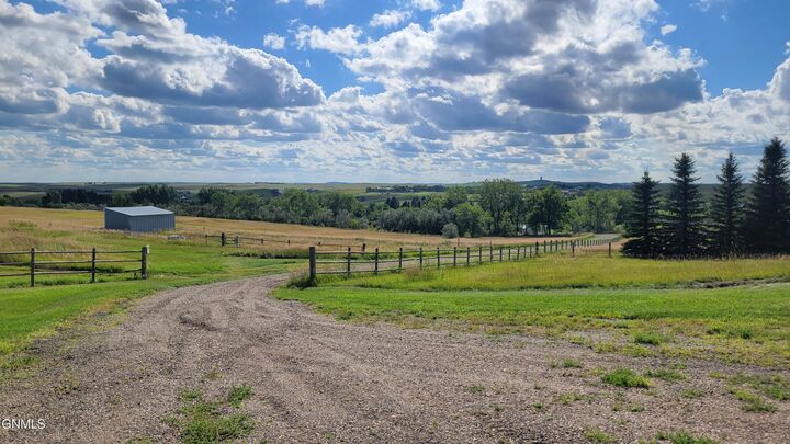 Property Photo: 3744 Roughrider Lane ND 58554