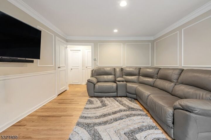 Property Photo:  19 Savage Rd 5E  NJ 07834 