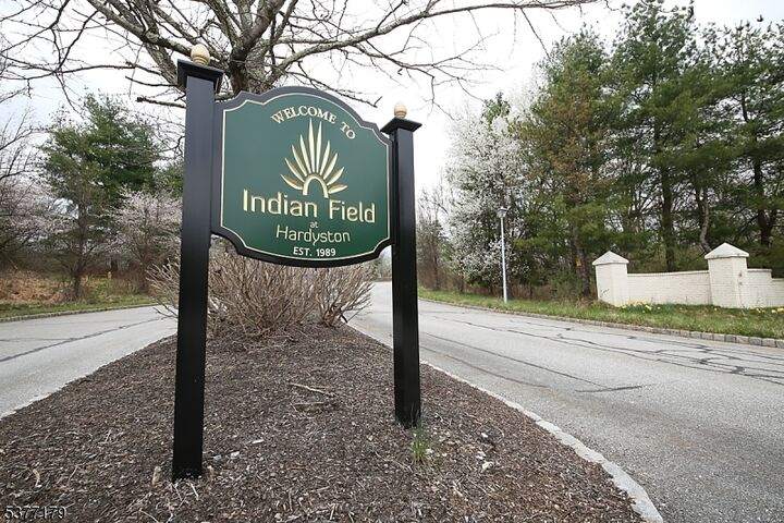 31 Meadow Pond Rd  Hardyston Twp. NJ 07419 photo