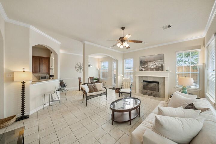 Property Photo:  10610 Wallingford Place  TX 77042 