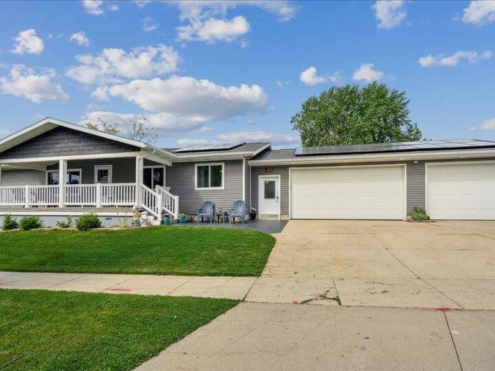 Property Photo: 814 Heartland Hills Drive IA 50701