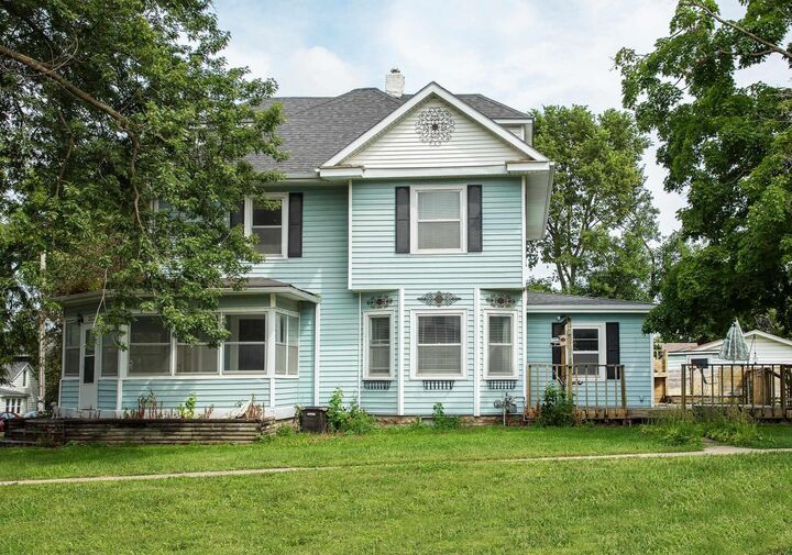 Property Photo:  303 Jefferson Street  IA 50643 