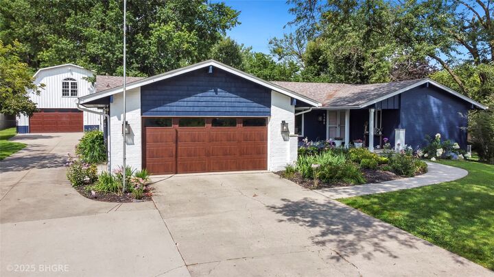 Property Photo:  6488 SE 6th Avenue  IA 50327 
