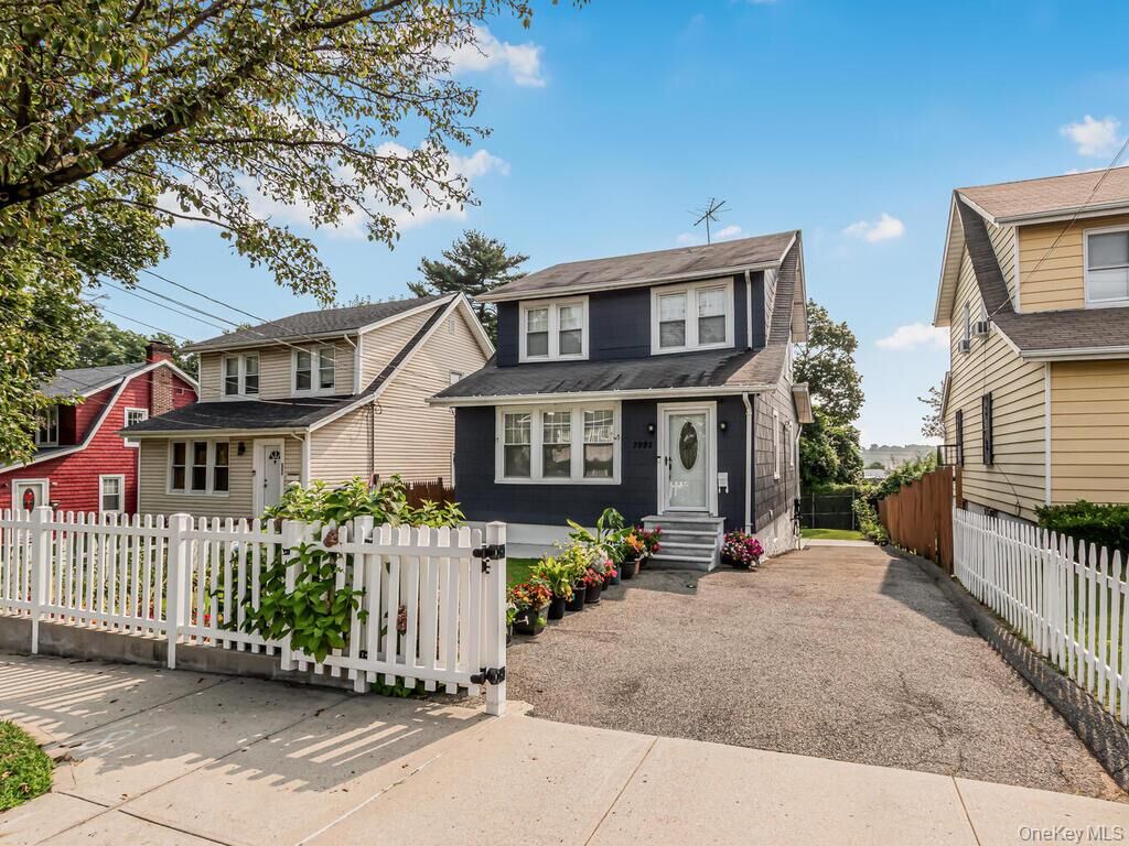 Property Photo:  3992 Rombouts Avenue  NY 10466 