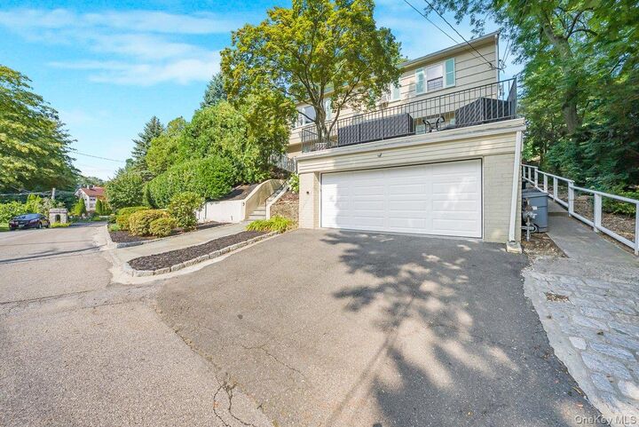 Property Photo:  9 Wellyn Road  NY 10708 