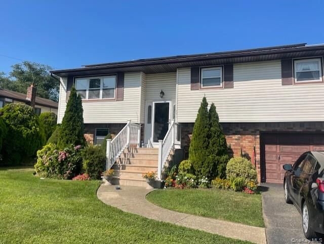 Property Photo:  291 N 6th Street  NY 11757 