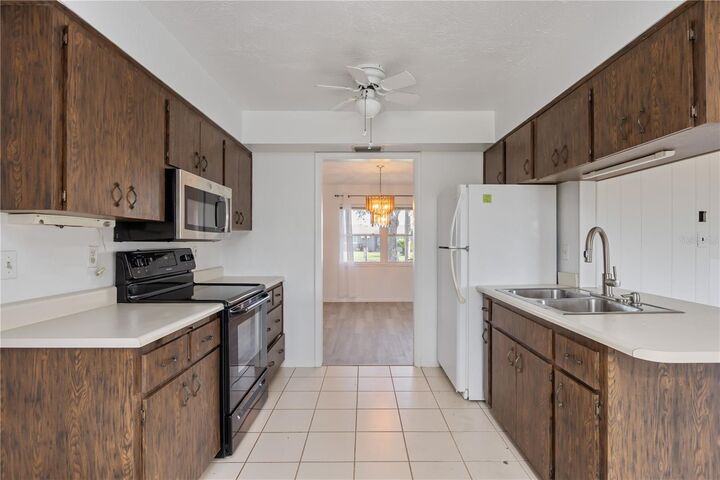 Property Photo:  2905 23rd Avenue W  FL 34205 