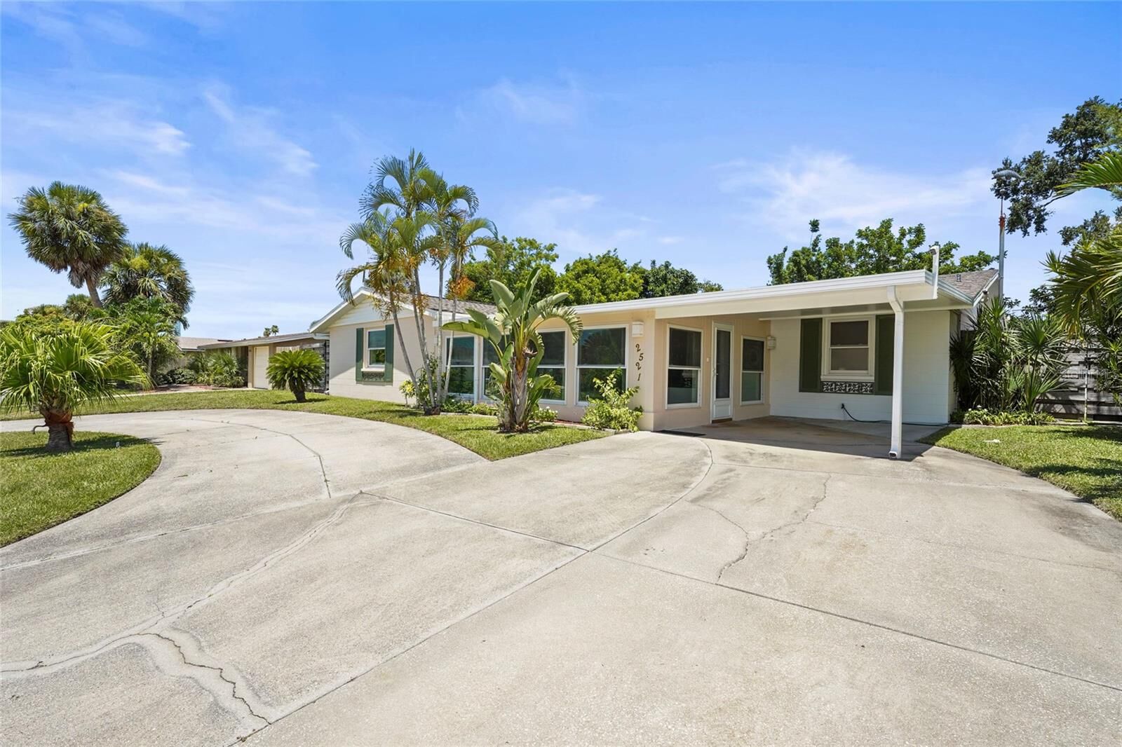 Property Photo:  2521 Clipper Ship Way  FL 34231 
