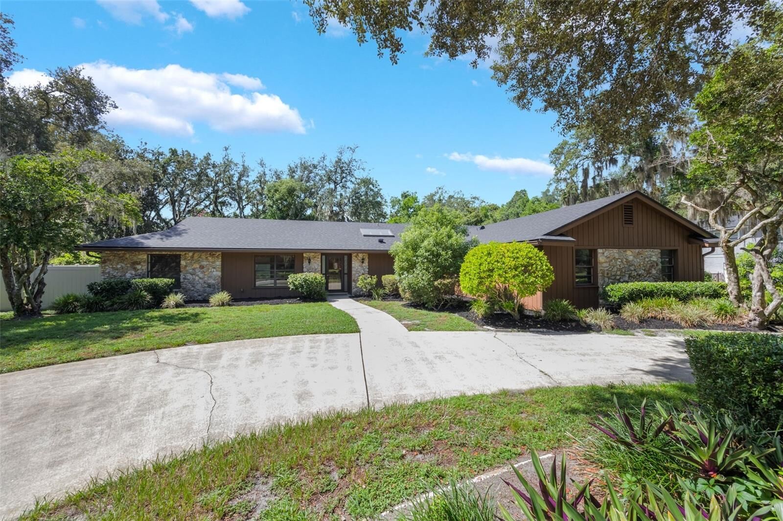 Property Photo:  1207 Winter Springs Boulevard  FL 32708 