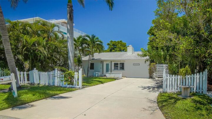 165 Tyler Drive  Sarasota FL 34236 photo