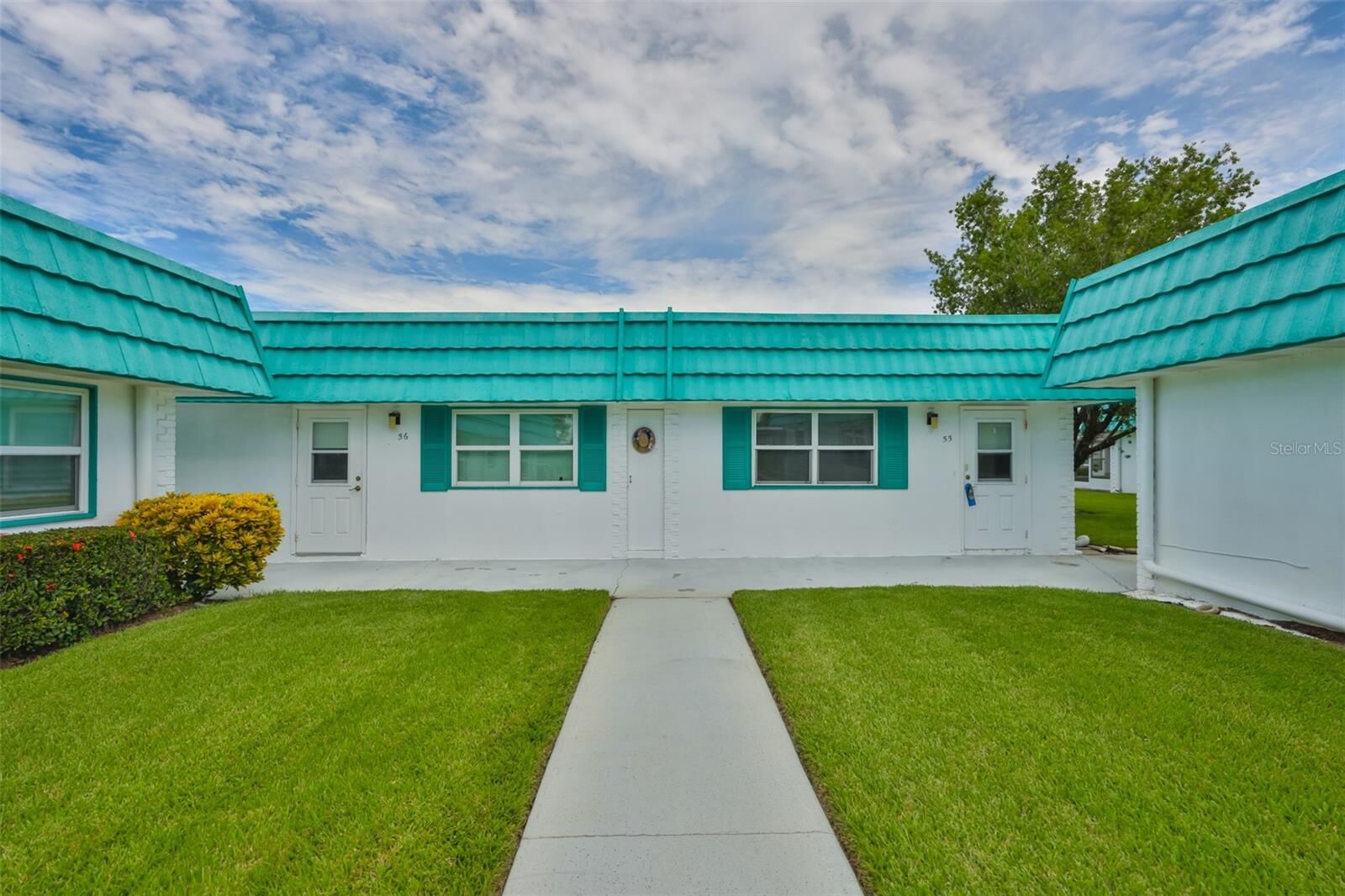 Property Photo:  205 Kings Boulevard 55  FL 33573 
