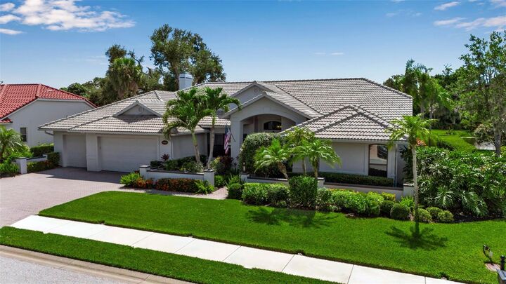Property Photo:  8455 Woodbriar Drive  FL 34238 