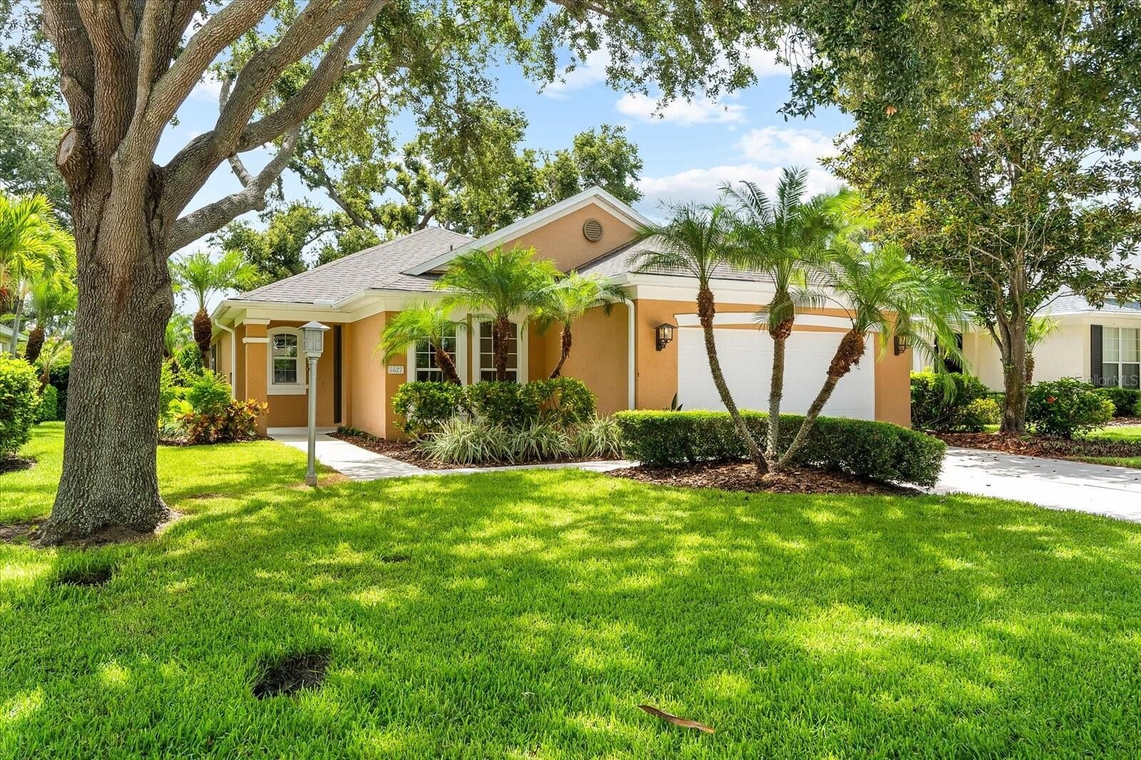 Property Photo:  5527 Simonton Street  FL 34203 