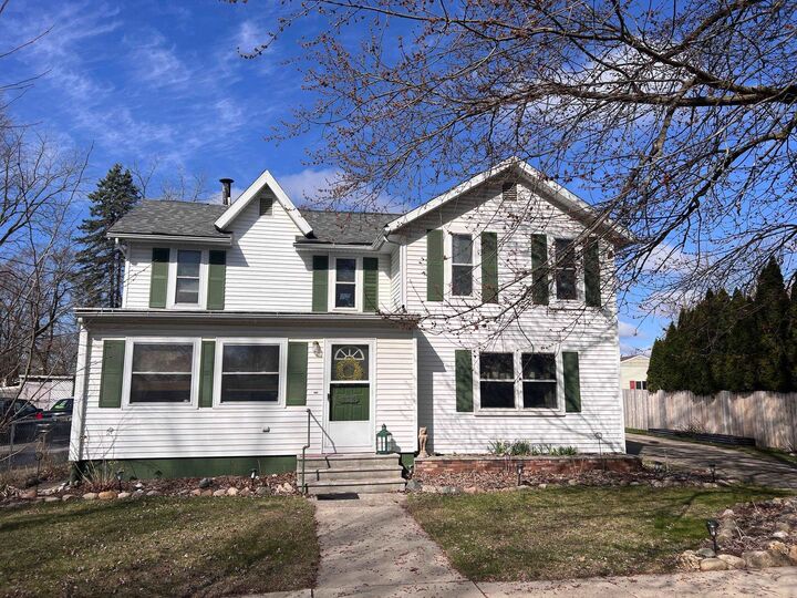 Property Photo:  323 N Madison Street  MI 48872 