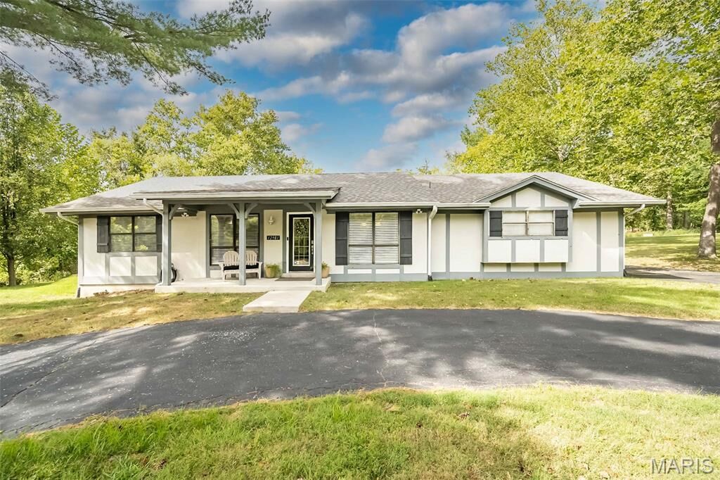 Property Photo: 12981 Baalbek Drive MO 63127