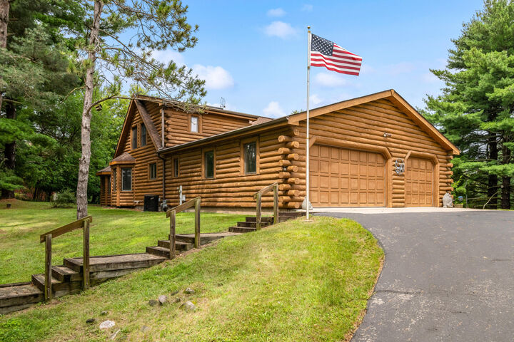Property Photo:  W8874 Deer Run Trl  WI 53523 