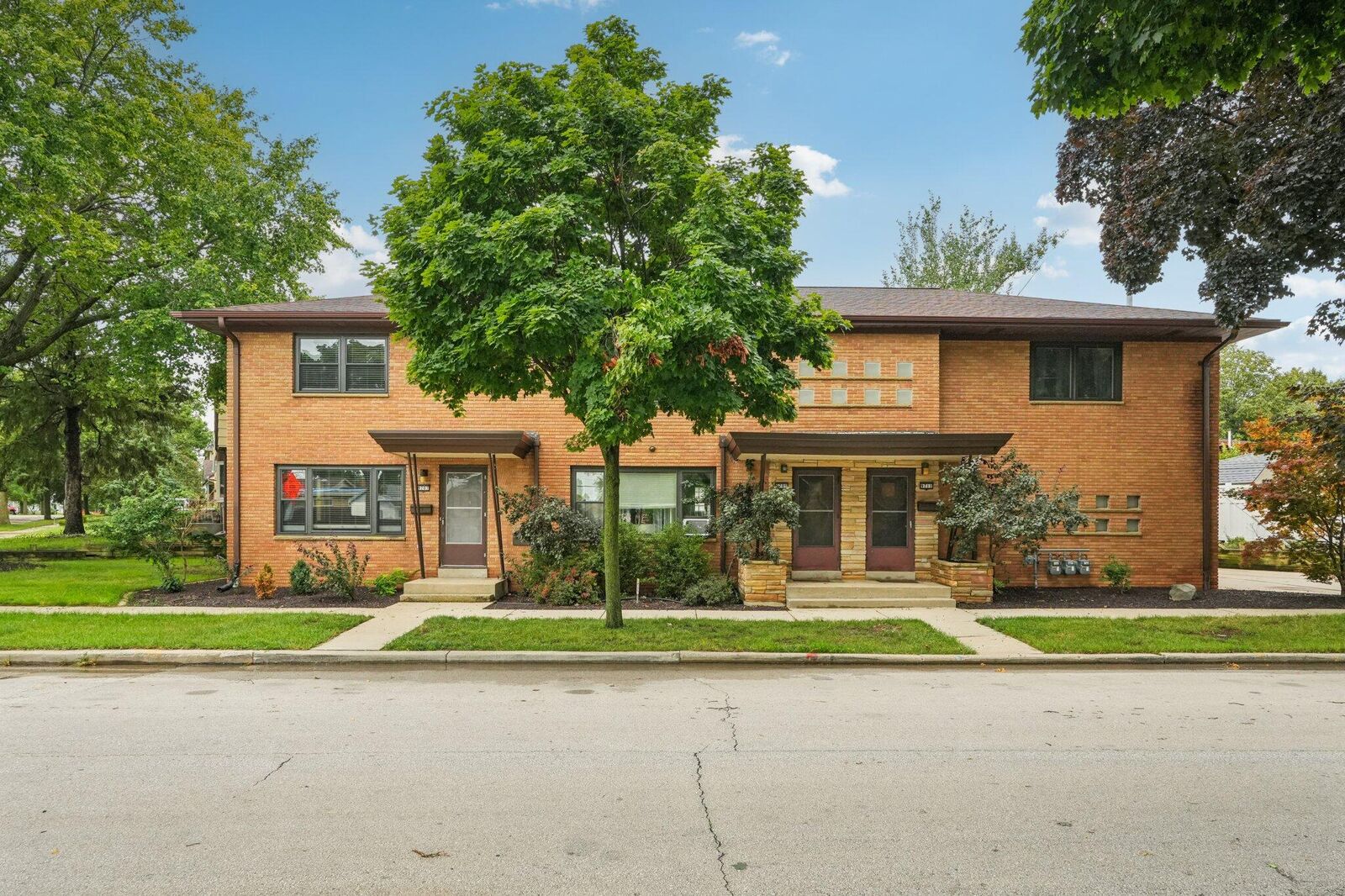 Property Photo:  9707 W Metcalf Pl 9711  WI 53222 