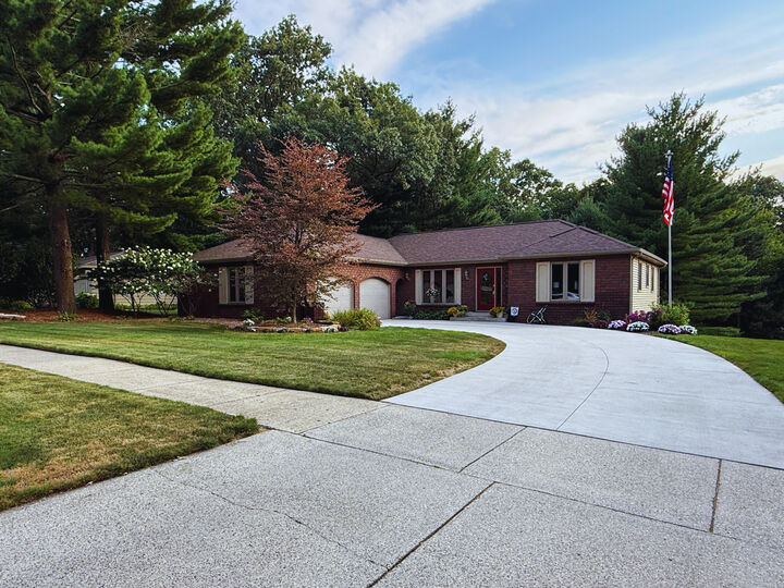 Property Photo: 2401 Elderwood Drive NW MI 49544