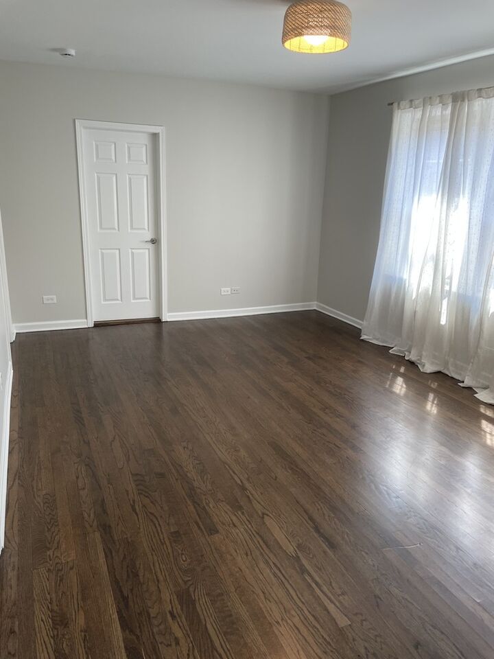 Property Photo:  7318 N Honore Street 403  IL 60626 